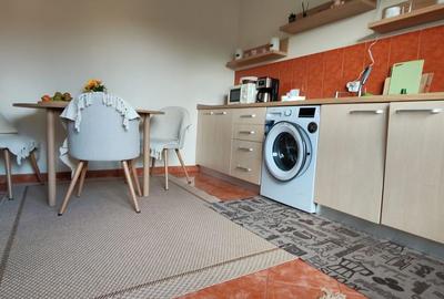 Apartament la casa - zona Unirea - 3 camere - bucatarie - baie - teren generos - 1