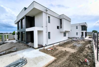 VILA DUPLEX, complex rezidential, 173mp, teren 305mp, loc. 1 Decembrie - 7