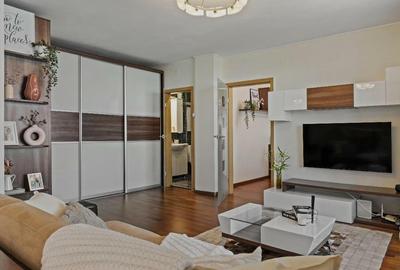 Apartament cu 2 camere semidecomandat, mobilat în P-ța Romană