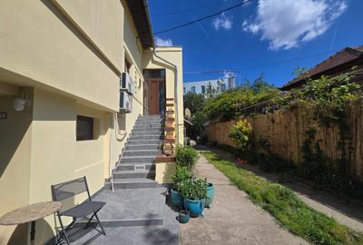 Vila zona centrala  pentru birouri si locuinta - 1