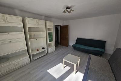 Apartament cu 3 camere decomandat, mobilat în Unirii