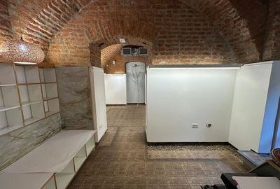 Spatiu comercial în Piața Unirii - 155 mp - 18