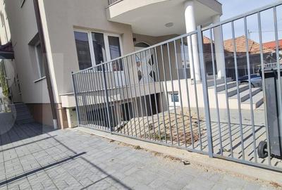Casa de 640 mp utili, 140 mp teren! Investitie! Zona Sigma! - 2