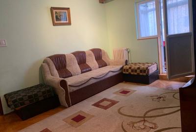 Apartament 3 camere de vanzare | Etaj 1 | Balcon | Geam la baie | Centrala | - 1