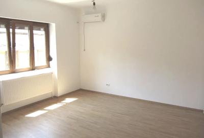Apartament | 4 Camere | Ideal Birouri | Balcon | Bucătărie | Central - 3
