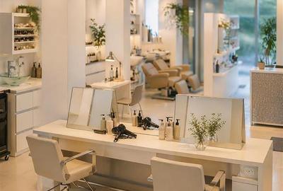 Spatiu Salon Infrumusetare - 7