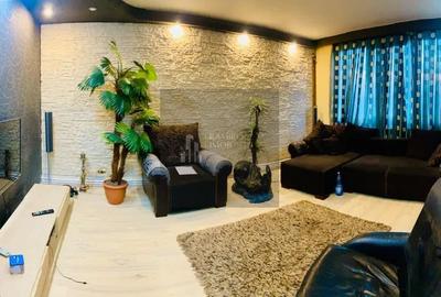 Apartament cu 4 camere decomandat în 1 Decembrie 1918