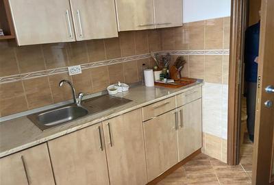 Apartament 2 camere , zona strada Mare a Unirii, et 3 4 , decomandat, 65 mp , bl - 12