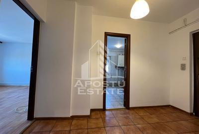 Apartament cu 3 camere, 2 bai, decomandat, centrala proprie, Sagulu - 8