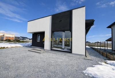 Casa cocheta pe un singur nivel – 2 dormitoare, 2 bai, open space luminos - 1