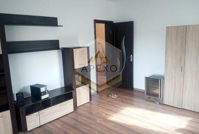 Apartament cu 2 camere decomandat, mobilat în Tractorul