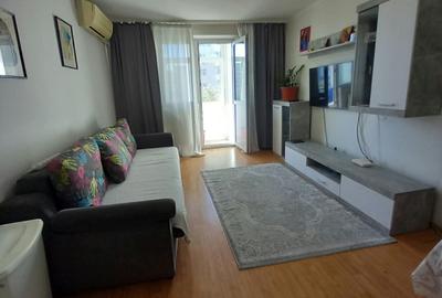 Apartament cu 3 camere semidecomandat în Pantelimon