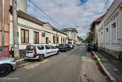 In Cartierul Evreiesc, casa 3 camere pivnita si mansarda open space. - 1