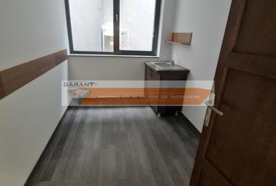 Inchiriez spatiu comercial ,  central, etaj 1, multifunctional , 220 mp, parcare - 11