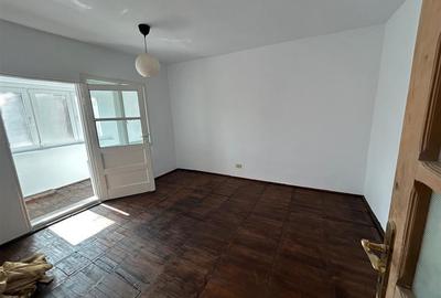 Apartament cu 2 camere de vanzare, etaj 4, zona Sud - 6