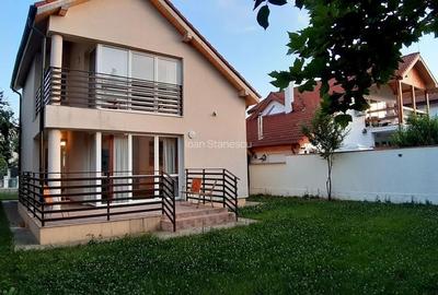 Casă cu 3 camere în Aviației