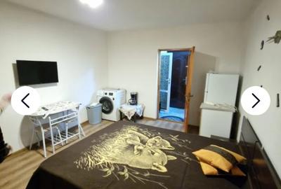 Billa-garsoniera,etaj 1, mobilata și utilata.  250eur - 2