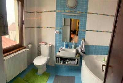 ZONA TBC , DUPLEX D+P+E din an 2007 , 950mp si 10ari teren! - 14