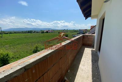 Duplex 4 camere, 150 mp curte libera in Selimbar COMISION 0% - 8