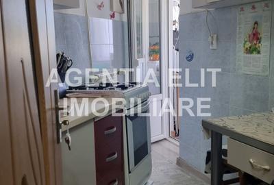 Garsoniera, bloc de apartamente, zona Mall - 3