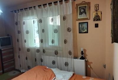 Ap. 2 camere, conf 1 decomandat, Calea Galati, et 1 - 9