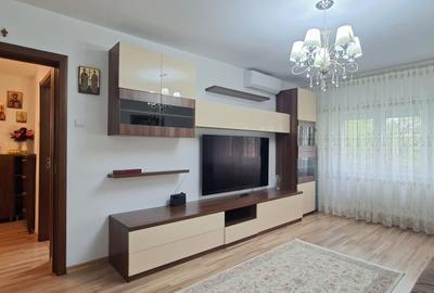 Apartament cu 2 camere decomandat, mobilat în Piața Centrală