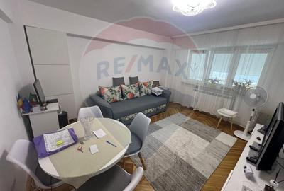 Apartament 2 camere str Miron Costinîn - 1