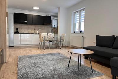 Apartament cu 2 camere decomandat, mobilat în Tractorul