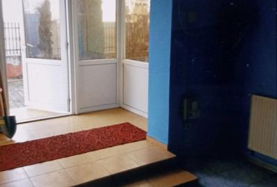 Casa + Spatiu comercial - 2
