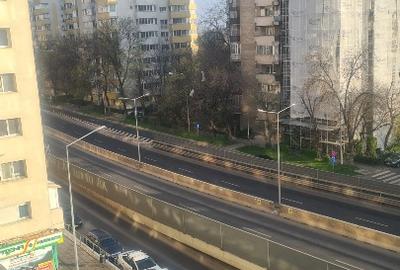 Vând apartament București Doamna Ghica numărul 8 trei camere decomandat suprafaț - 5
