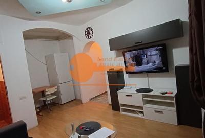 Apartament cu 3 camere semidecomandat, mobilat în Gorjului