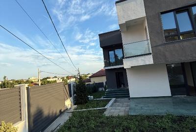 Două CASE. Acasă, inainte de toate. - 3