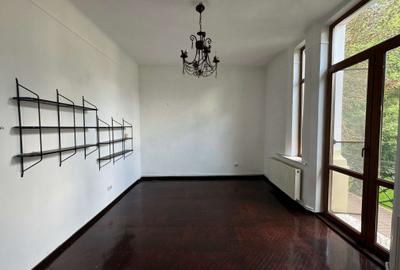 Hai in COPOU! Apartament 2 camere, decomandat, spatios, langa Parcul Copou - 2