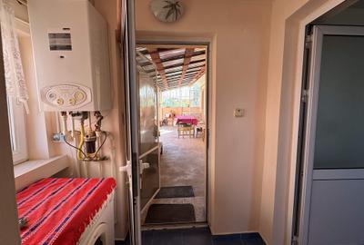 Casa 2 cam, bucatarie, baie, teren 650 mp, str. Manastirii - 8