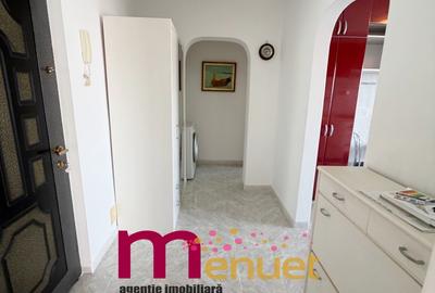 Apartament 3 camere,str.Victoriei,etaj 2 - 10