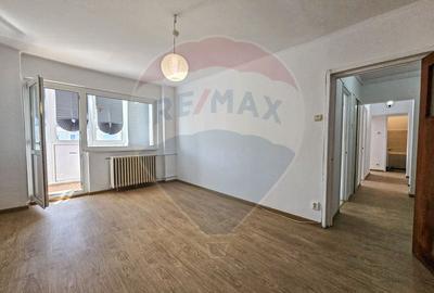 Apartament de vanzare 3 camere Drumul Taberei, Metroul Ialomitei - 1