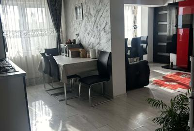 Apartament cu 3 camere semidecomandat în Est