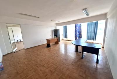 De închiriat: 2 birouri spațioase – 82 mp utili (zona str. Republicii) - 1