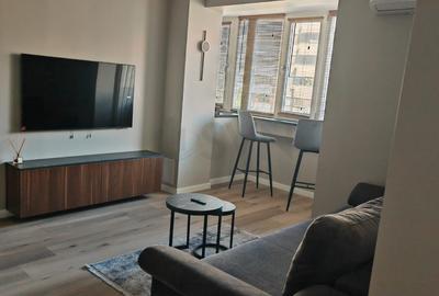 Apartament cu 2 camere semidecomandat, mobilat în P-ța Universității