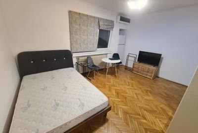 Garsonieră semidecomandată, mobilată în P-ța Romană