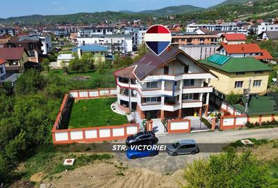 DE INCHIRIAT: Apartament cu 2 camere-strada Victoriei - 1