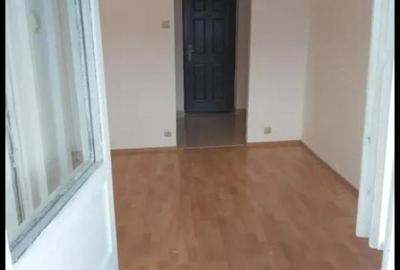 Dristot metrou/Garsoniera 27mp,bloc 1984/ 60.000euro - 3