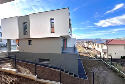 Casa/duplex de vanzare 3 nivele 170mp utili zona Narciselor 270mp teren - 10
