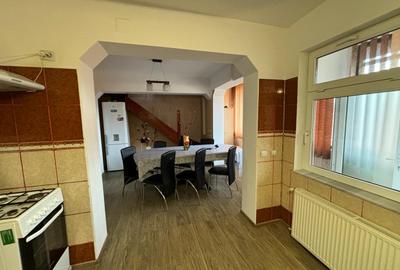 Apartament 5 camere de vanzare in Busteni