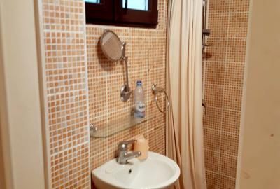 Garsoniera 16 mp Bd. Carol - Izvorul Rece bloc risc seismic 1 - 8