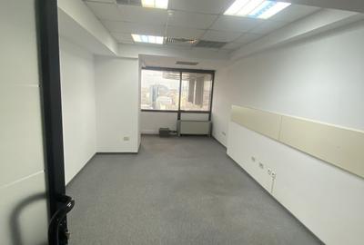 Birouri Clasa A 554mp | Universitate | Etaj 13 - 9