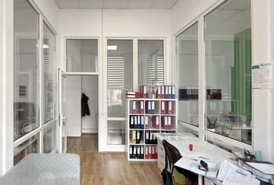 Birou, 135 mp în Centrul Civic