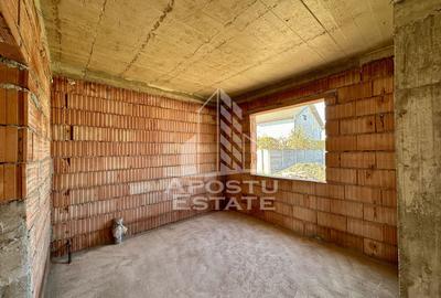 Jumatate de duplex de vanzare cu 5 camere despartit prin garaj - 4