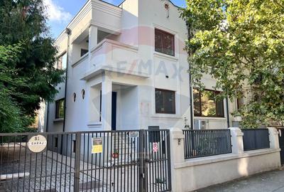 Casă individuală cu 12 camere în Cotroceni