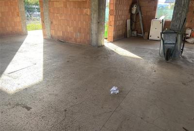 Casa la rosu , zona cartier Laminoru , parter , suprafata construita 154 mp - 1